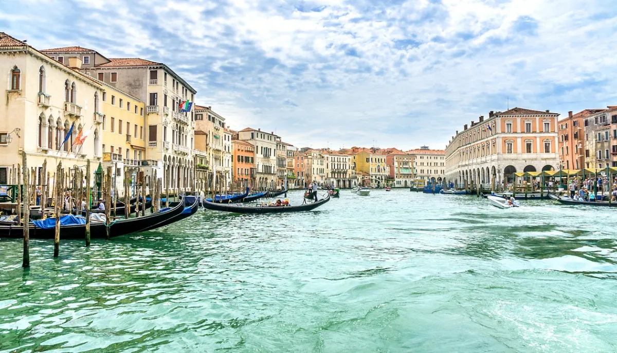 Venedig och de medelhavslederna: cirkulation av varor och kunskaper